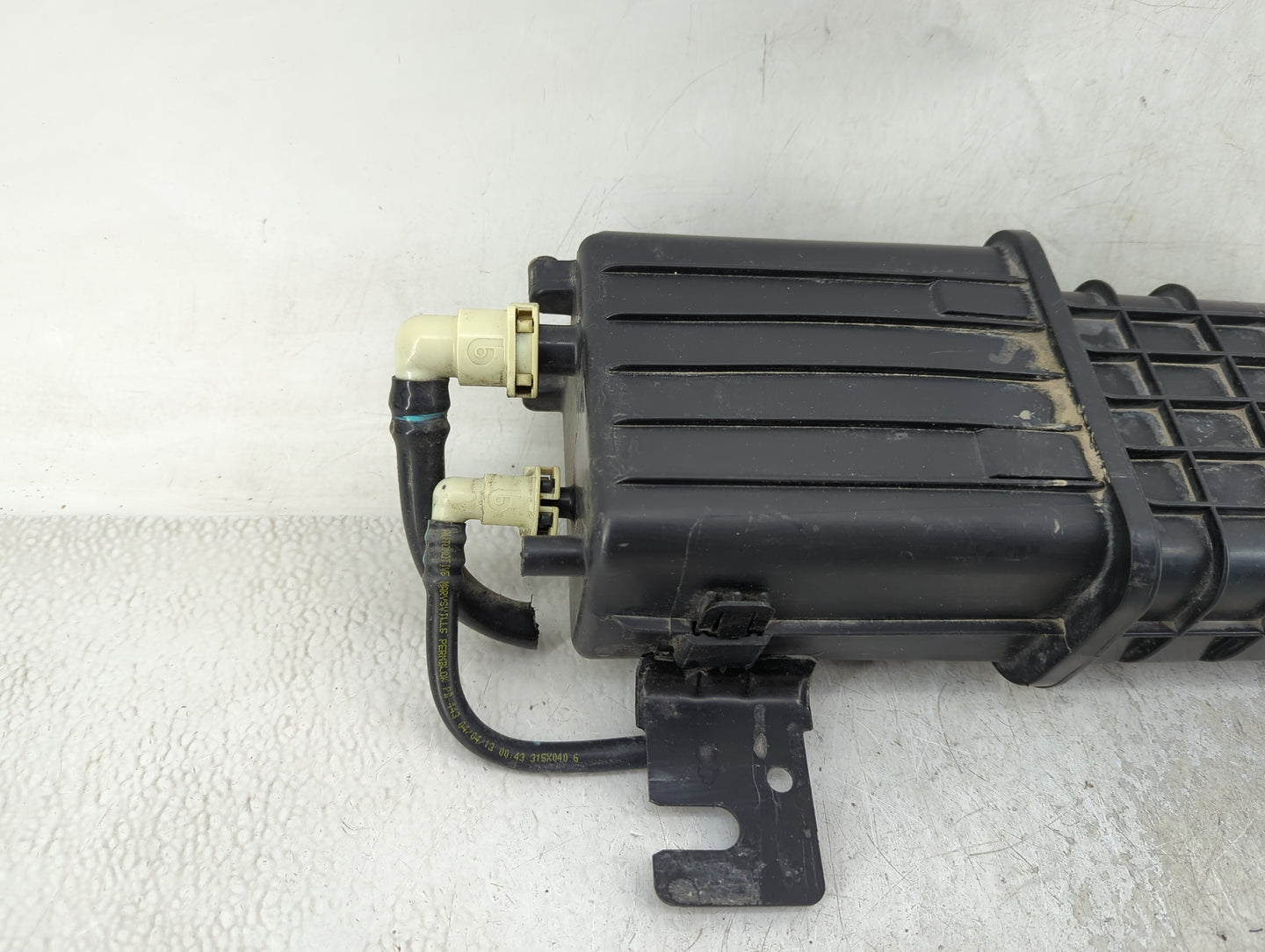 2013 Dodge Caravan Fuel Vapor Charcoal Canister - Oemusedautoparts1.com