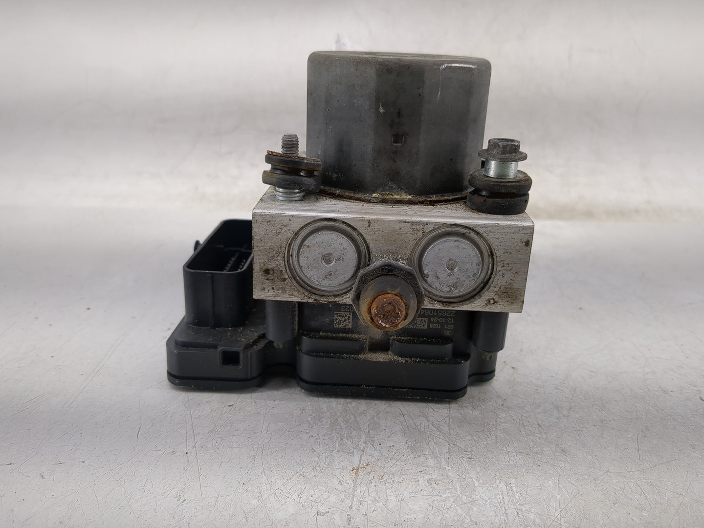 2013 Dodge Caravan ABS Pump Control Module Replacement P/N:P68183803AA Fits OEM Used Auto Parts - Oemusedautoparts1.com