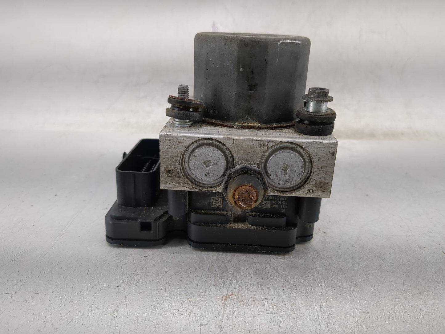 2013 Dodge Caravan ABS Pump Control Module Replacement P/N:P68183803AA Fits OEM Used Auto Parts - Oemusedautoparts1.com