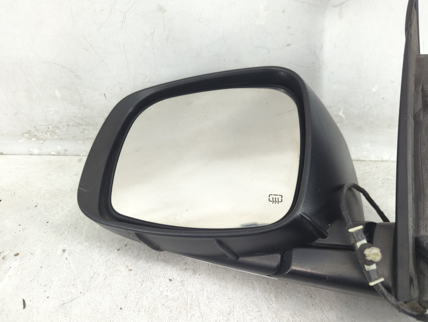 2013 Dodge Caravan Driver Side View Mirror - Left Door Mirror OEM Used - Oemusedautoparts1.com