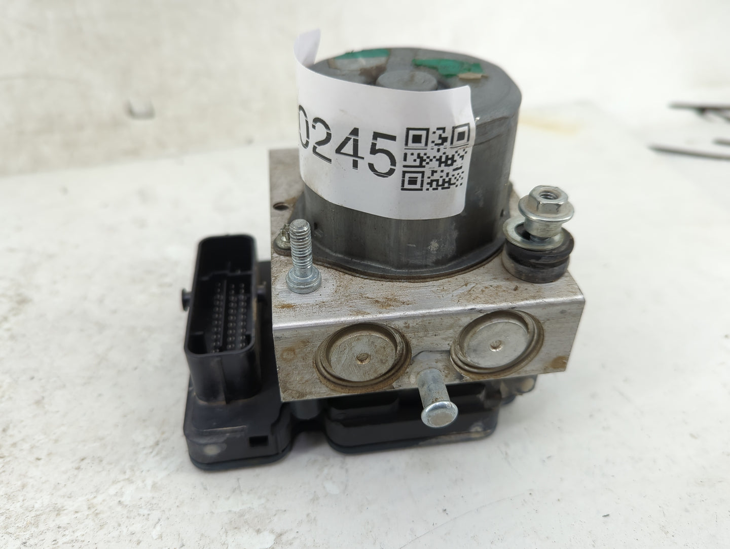 2013 Dodge Caravan ABS Pump Control Module Replacement P/N:68183803AB Fits OEM Used Auto Parts - Oemusedautoparts1.com