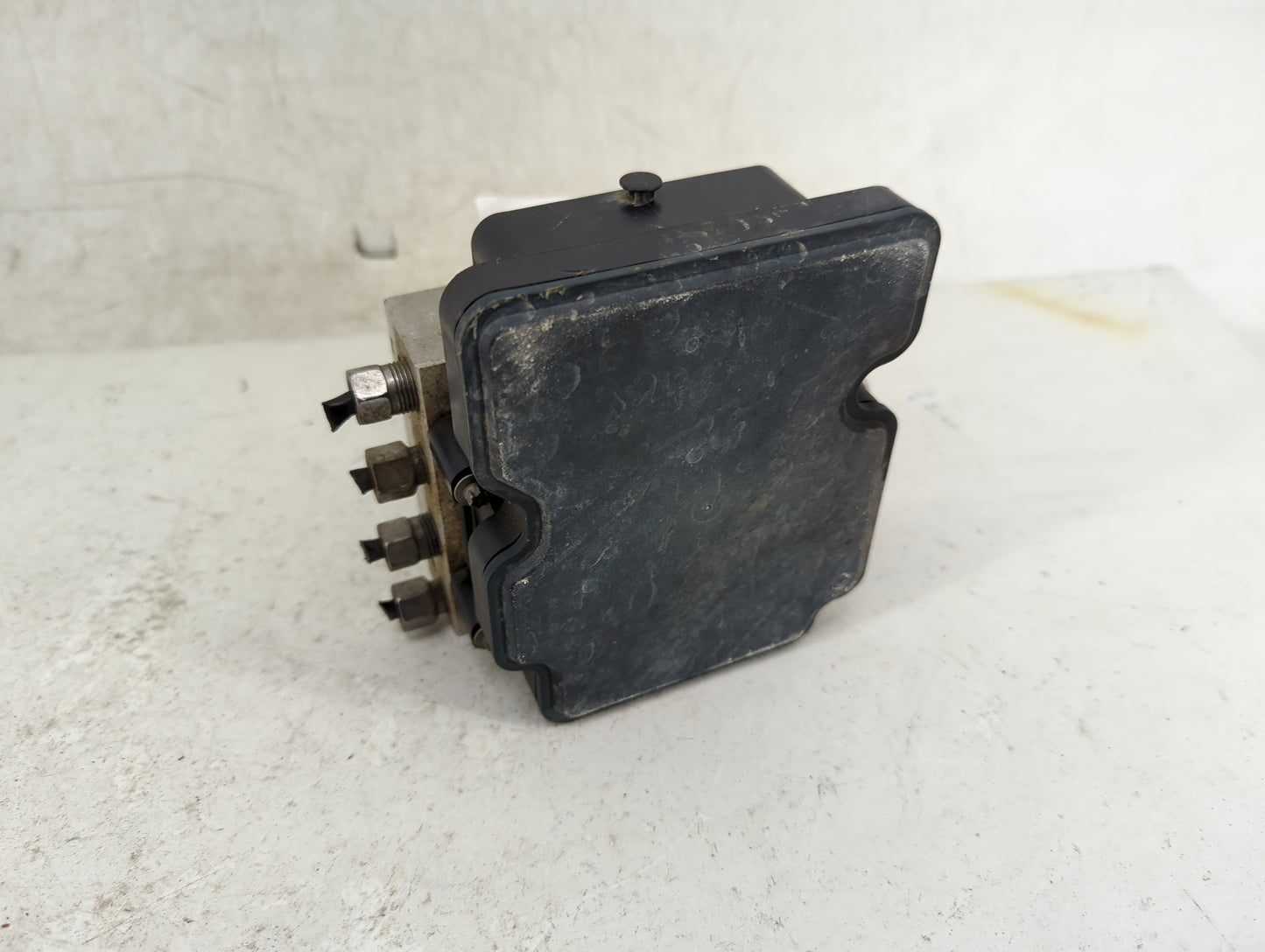2013 Dodge Caravan ABS Pump Control Module Replacement P/N:68183803AB Fits OEM Used Auto Parts - Oemusedautoparts1.com