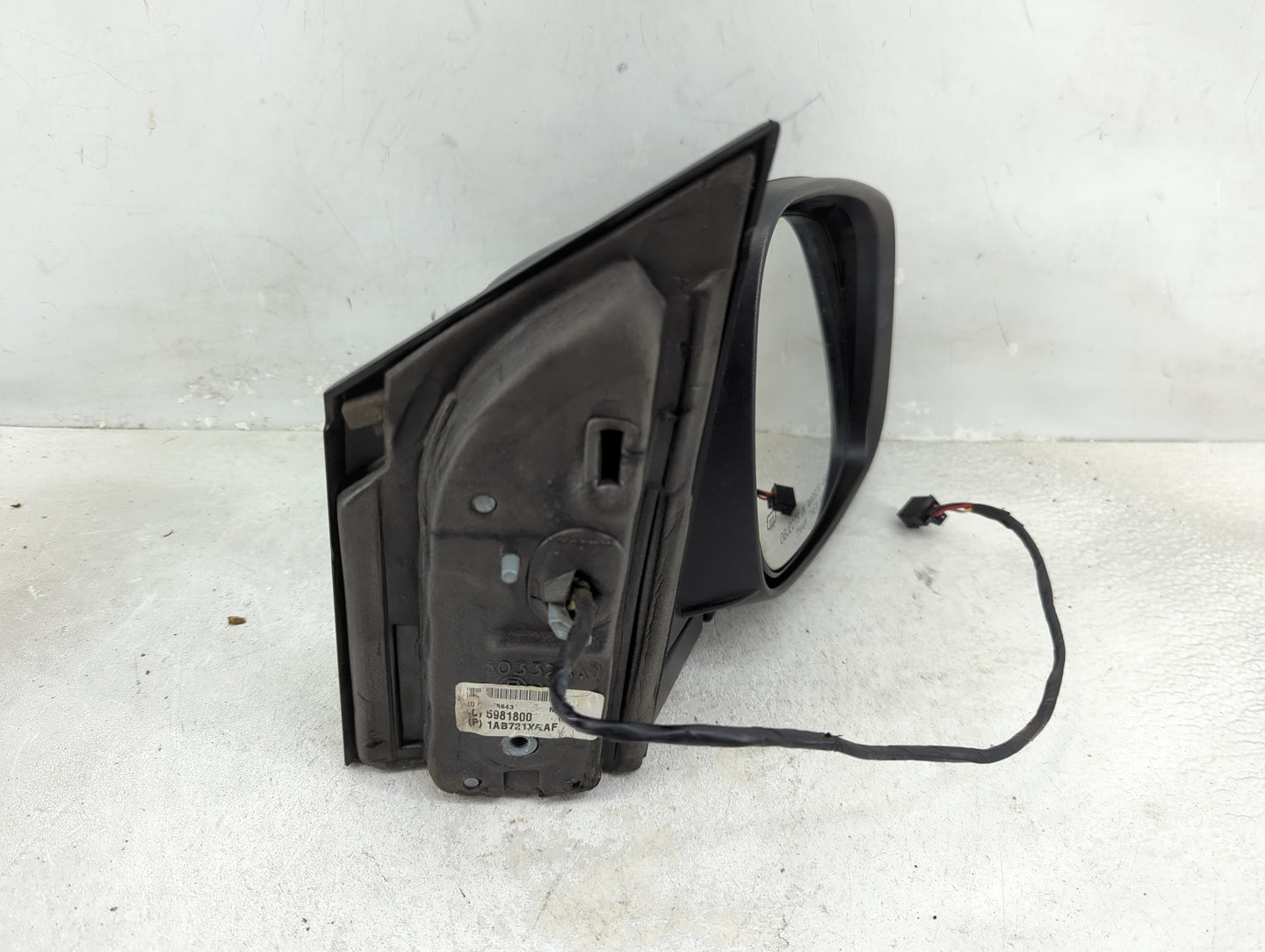 2013 Dodge Caravan Passenger Side View Mirror - Right Door Mirror OEM Used - Oemusedautoparts1.com