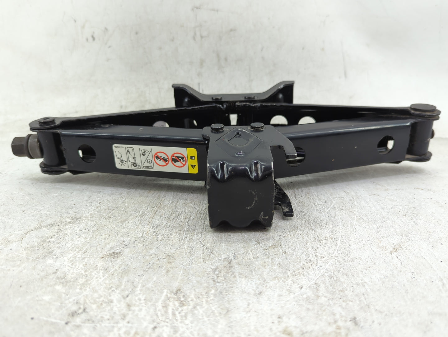 2013 Dodge Caravan Spare Scissor Car Jack - Oemusedautoparts1.com