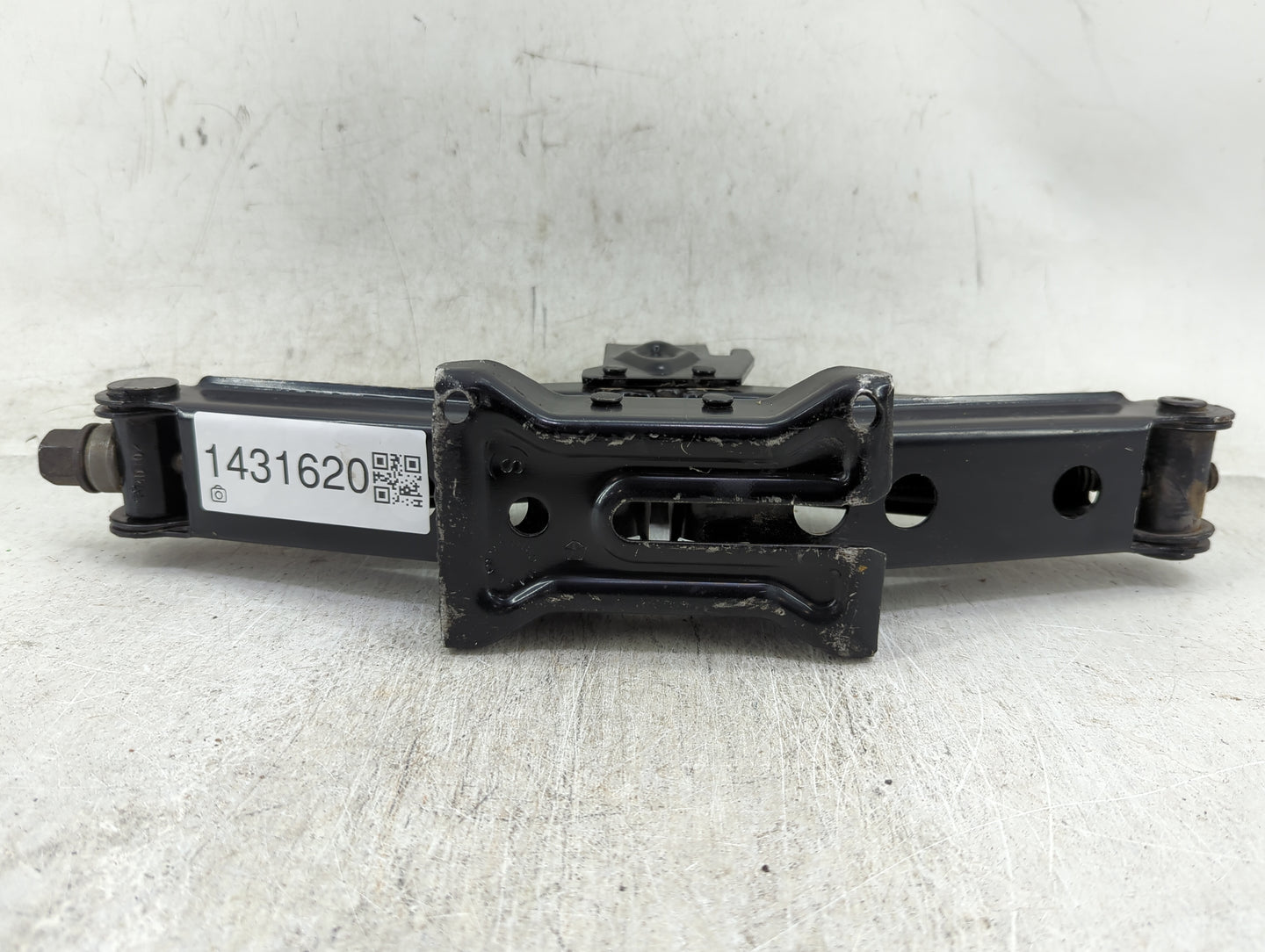 2013 Dodge Caravan Spare Scissor Car Jack - Oemusedautoparts1.com