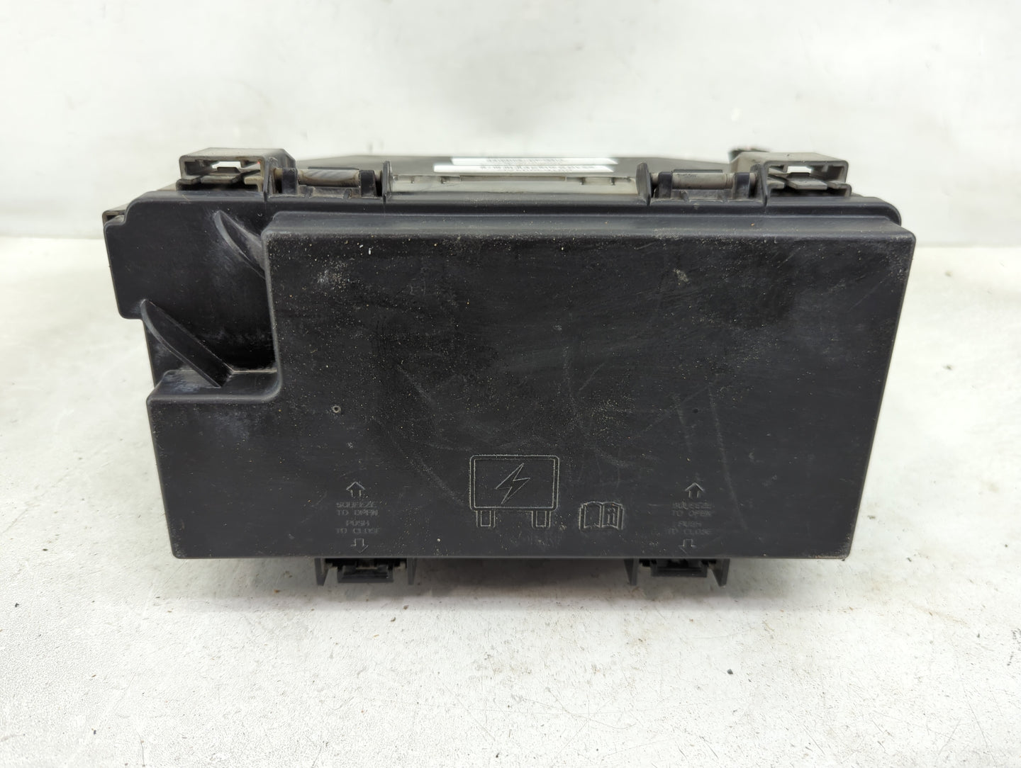 Dodge Caravan Fusebox Fuse Box Relay Module Tipm R62337-001 - Oemusedautoparts1.com