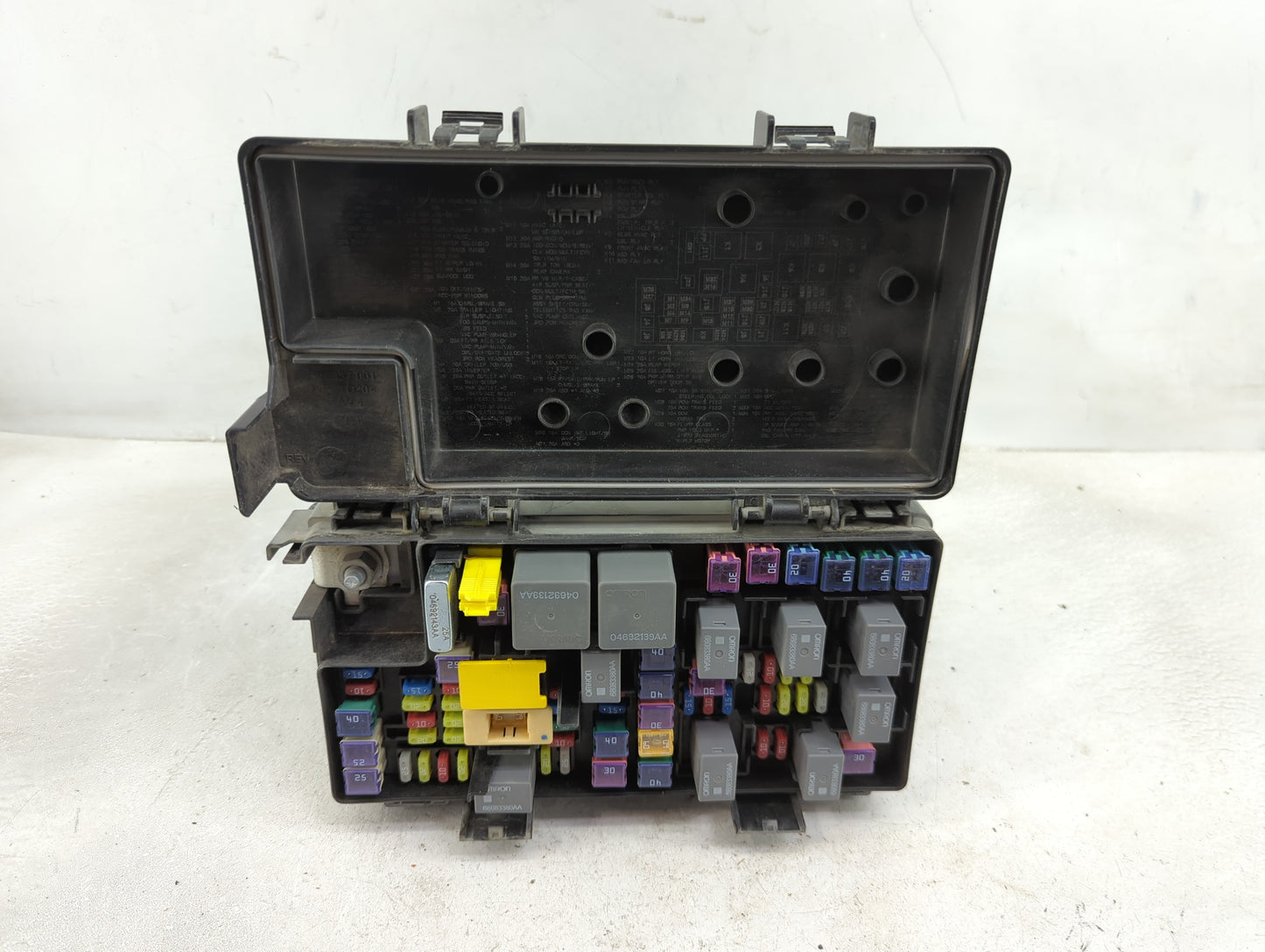 Dodge Caravan Fusebox Fuse Box Relay Module Tipm R62337-001 - Oemusedautoparts1.com