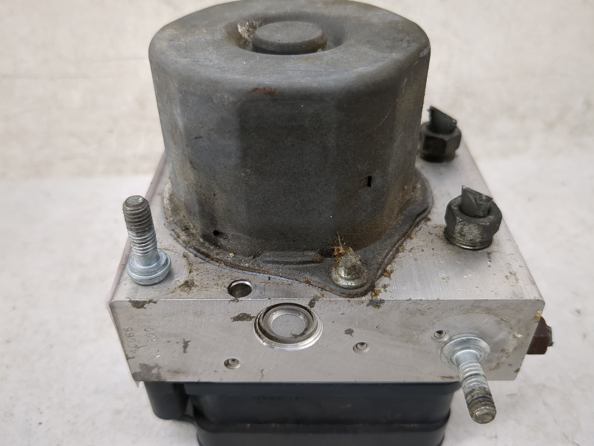 2013 Dodge Caravan Anti-Lock Brake ABS Pump Module Actuator OEM P/N:2265106455 0265956014, 0265239083 Fits OEM Used Auto Par