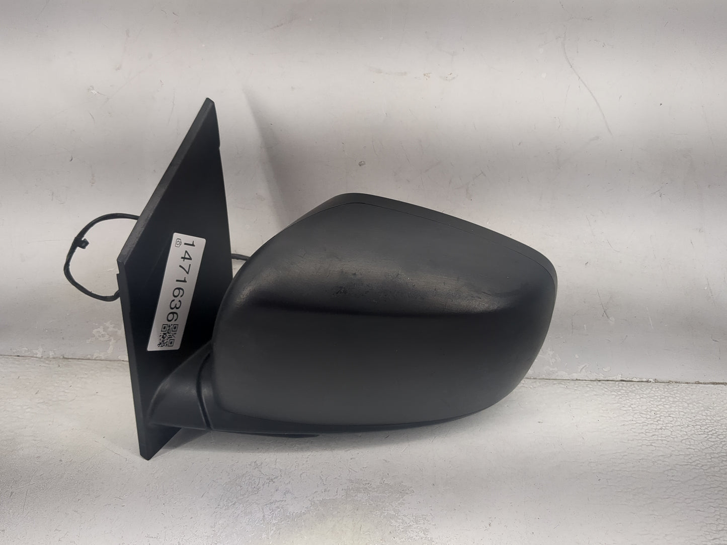 2013 Dodge Caravan Driver Side View Mirror - Left Door Mirror OEM Used - Oemusedautoparts1.com