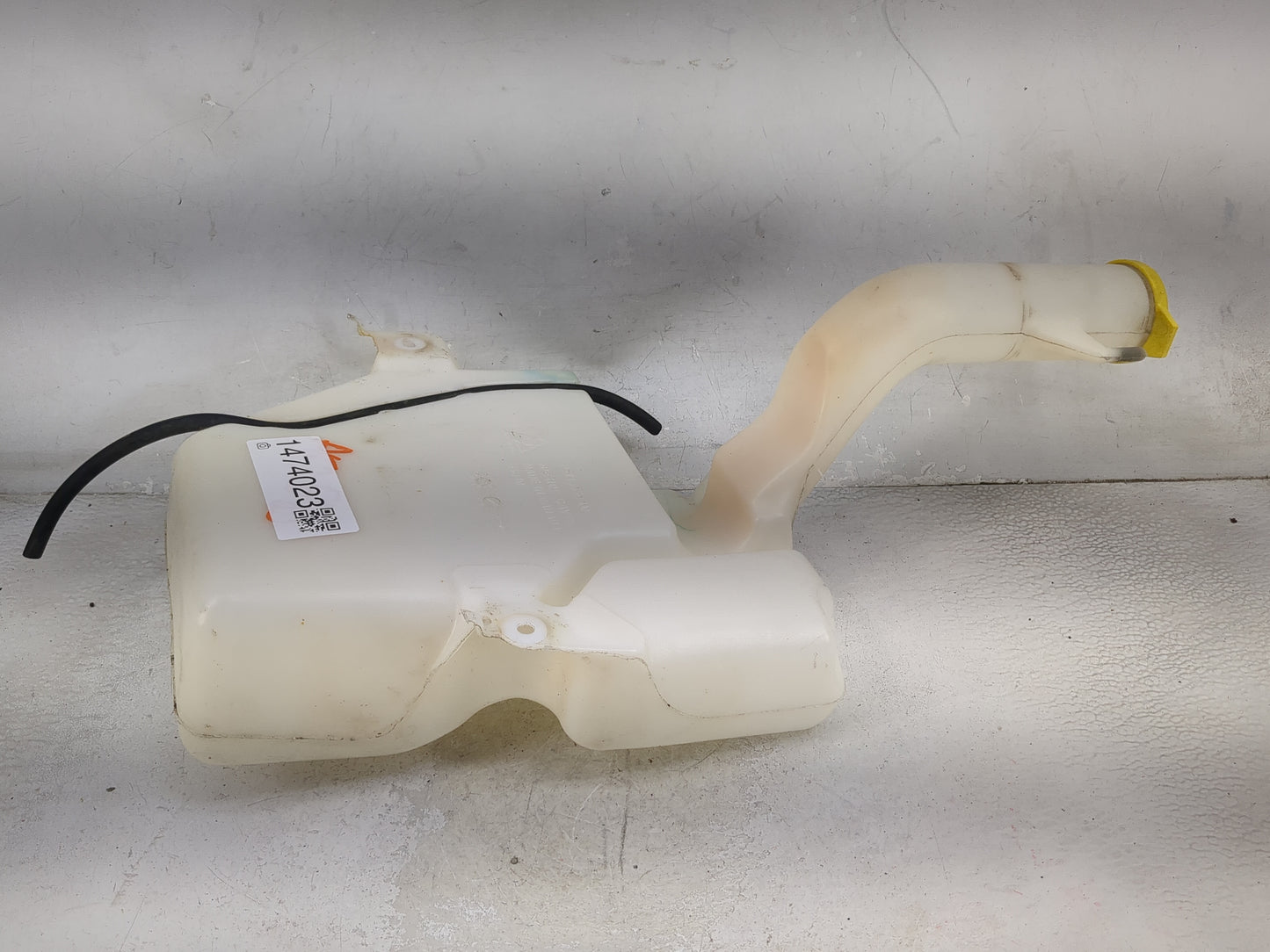 Dodge Caravan Windshield Washer Fluid Reservoir Bottle Oem 1474023 - Oemusedautoparts1.com