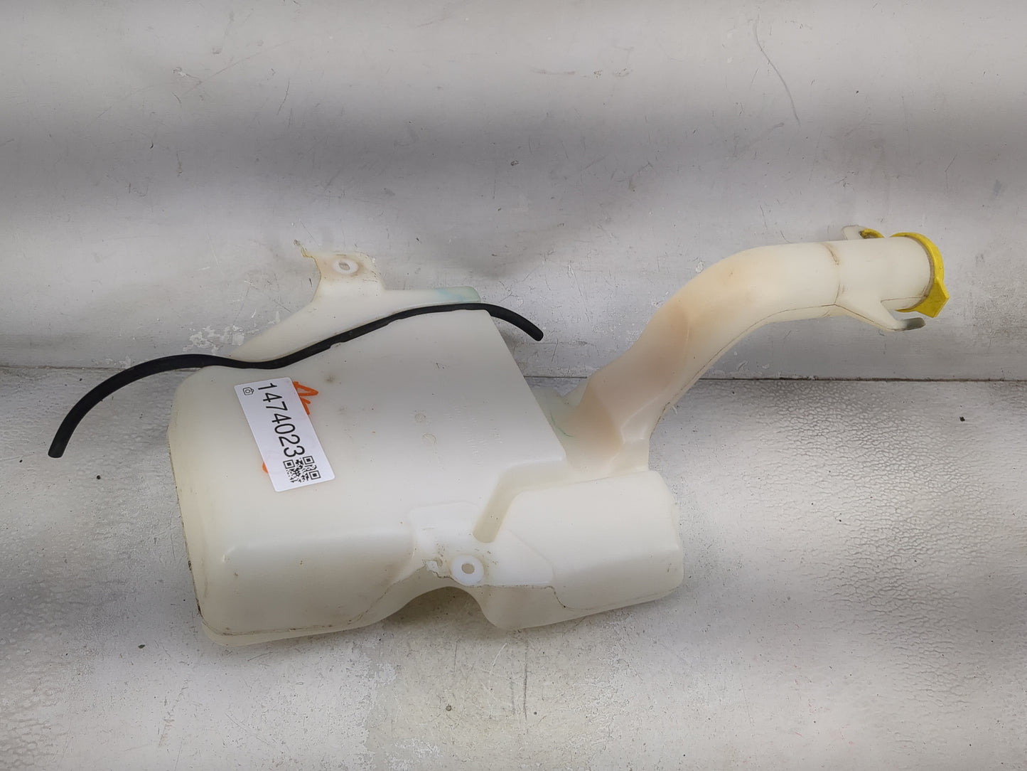 Dodge Caravan Windshield Washer Fluid Reservoir Bottle Oem 1474023 - Oemusedautoparts1.com