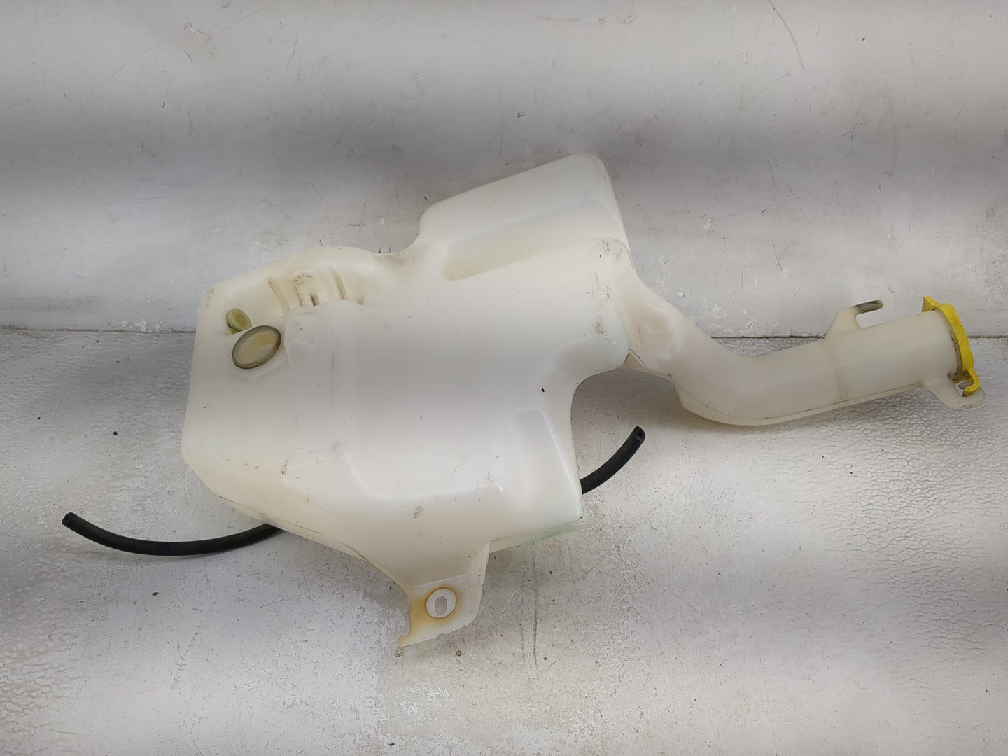 Dodge Caravan Windshield Washer Fluid Reservoir Bottle Oem 1474023 - Oemusedautoparts1.com