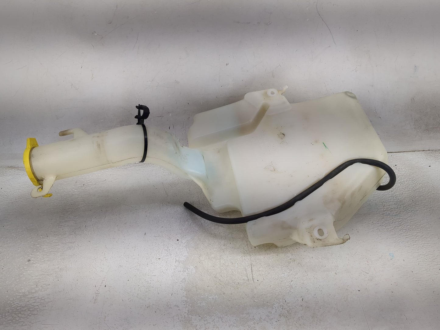 Dodge Caravan Windshield Washer Fluid Reservoir Bottle Oem 1474155 - Oemusedautoparts1.com