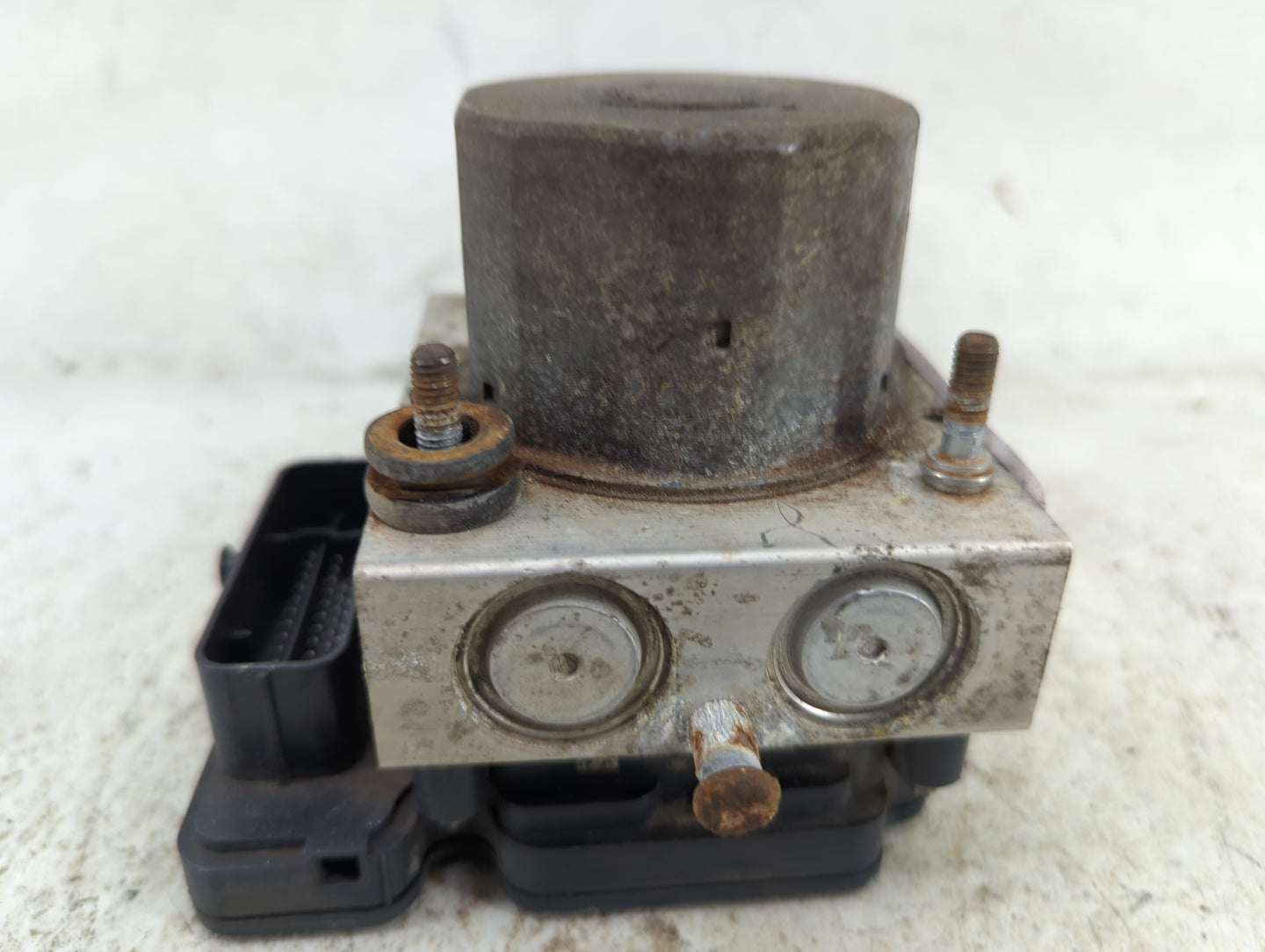 2013 Dodge Caravan ABS Pump Control Module Replacement P/N:P68183803AA Fits OEM Used Auto Parts - Oemusedautoparts1.com