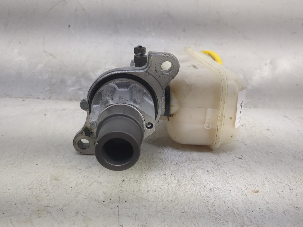 Dodge Caravan Brake Master Cylinder 1497536 - Oemusedautoparts1.com