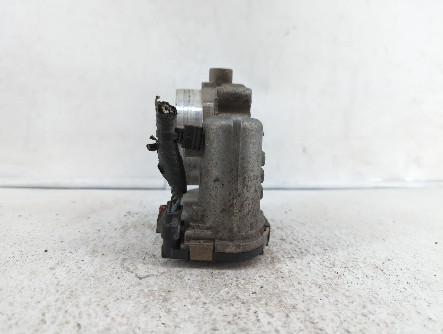 2013 Dodge Caravan Throttle Body P/N:05184349AC 05184349AE, 05184349AF Fits Fits 2011 2012 2014 2015 2016 2017 2018 2019 OEM