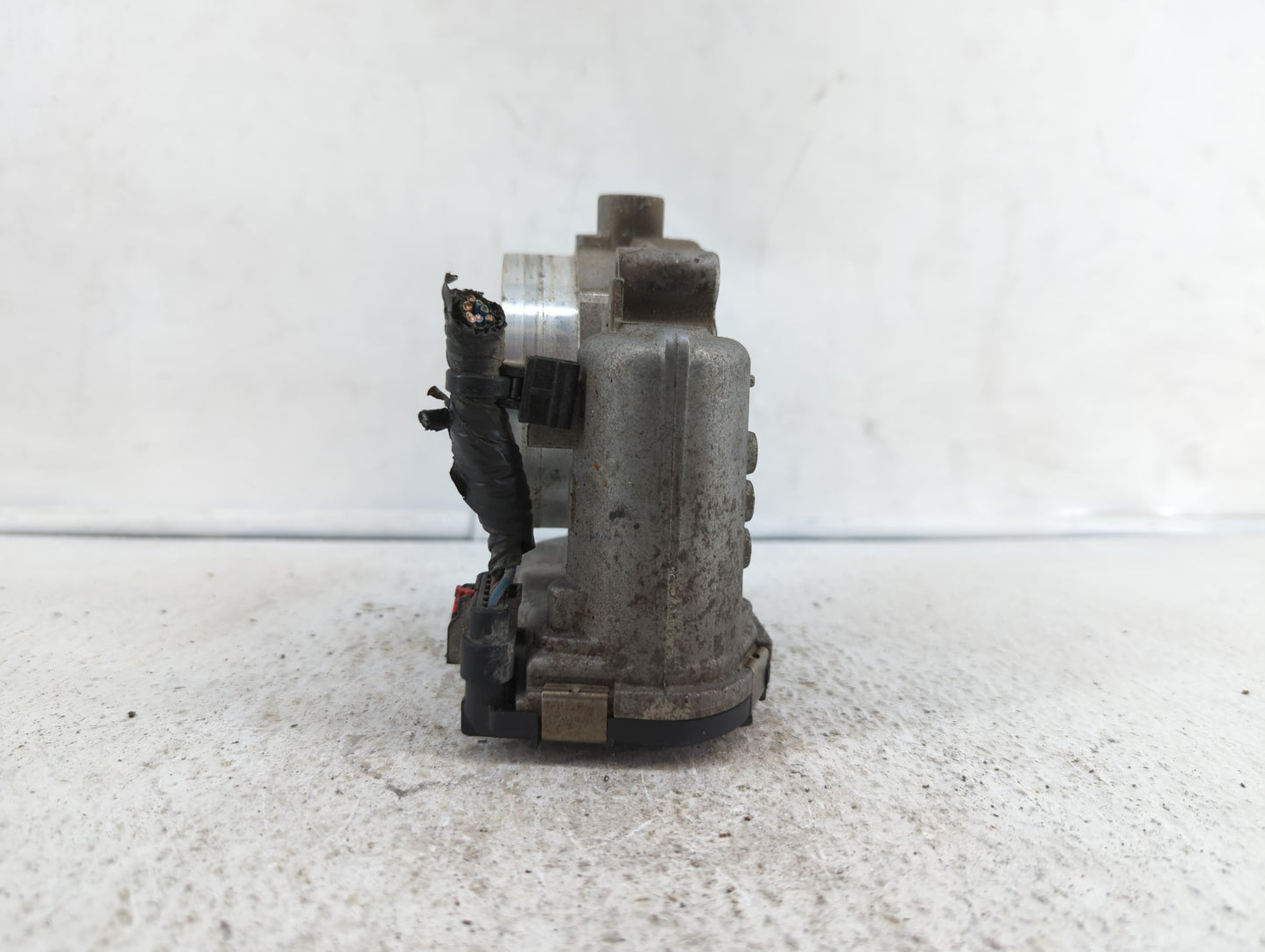 2013 Dodge Caravan Throttle Body P/N:05184349AC 05184349AE, 05184349AF Fits Fits 2011 2012 2014 2015 2016 2017 2018 2019 OEM