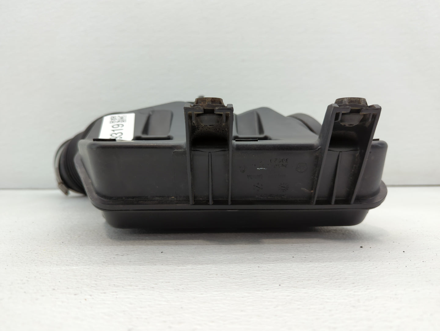 2013 Dodge Caravan Engine Cover - Oemusedautoparts1.com