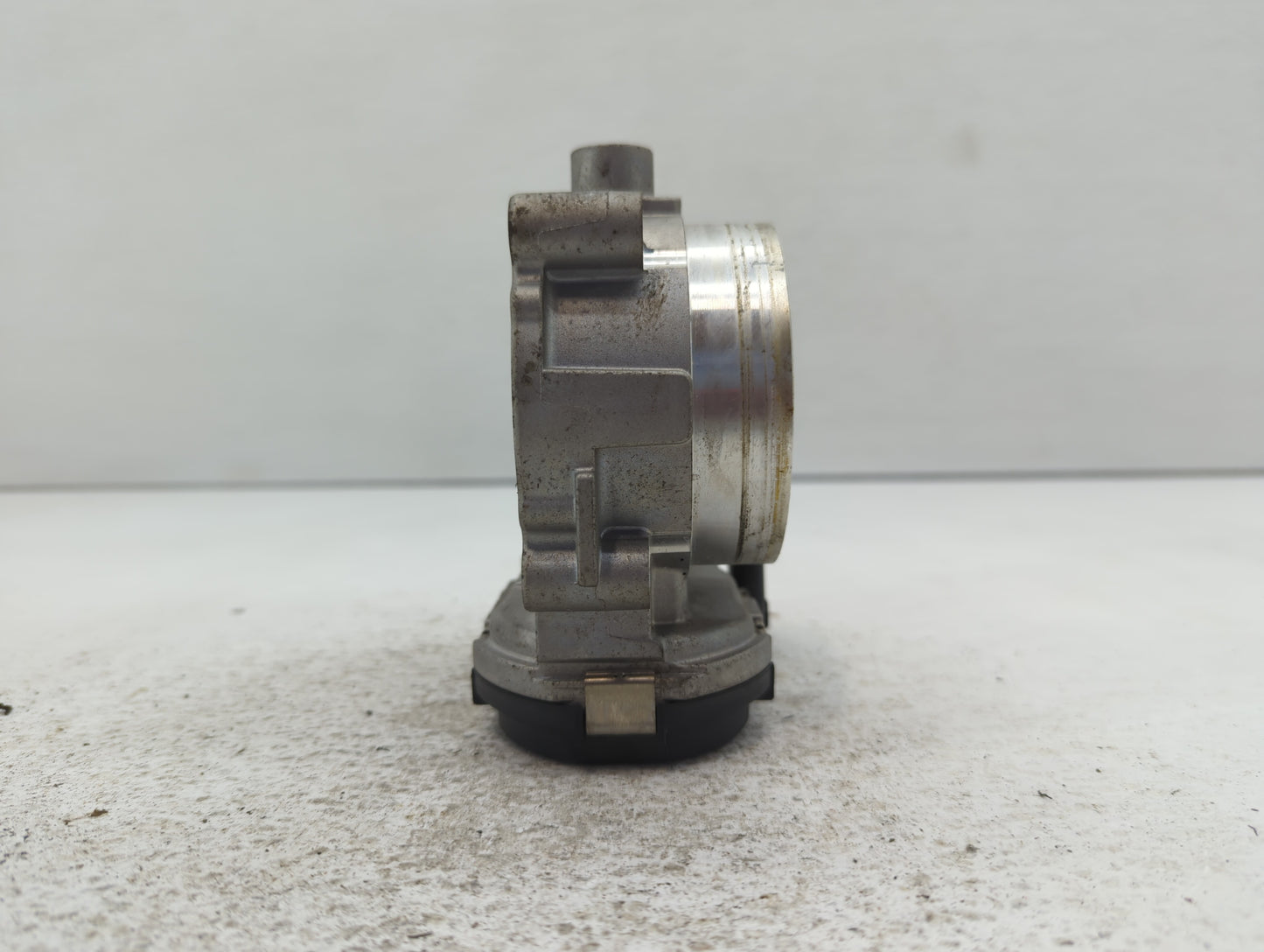 2013 Dodge Caravan Throttle Body P/N:05184349AC Fits Fits 2011 2012 2014 2015 2016 2017 2018 2019 2020 2021 2022 OEM Used Au