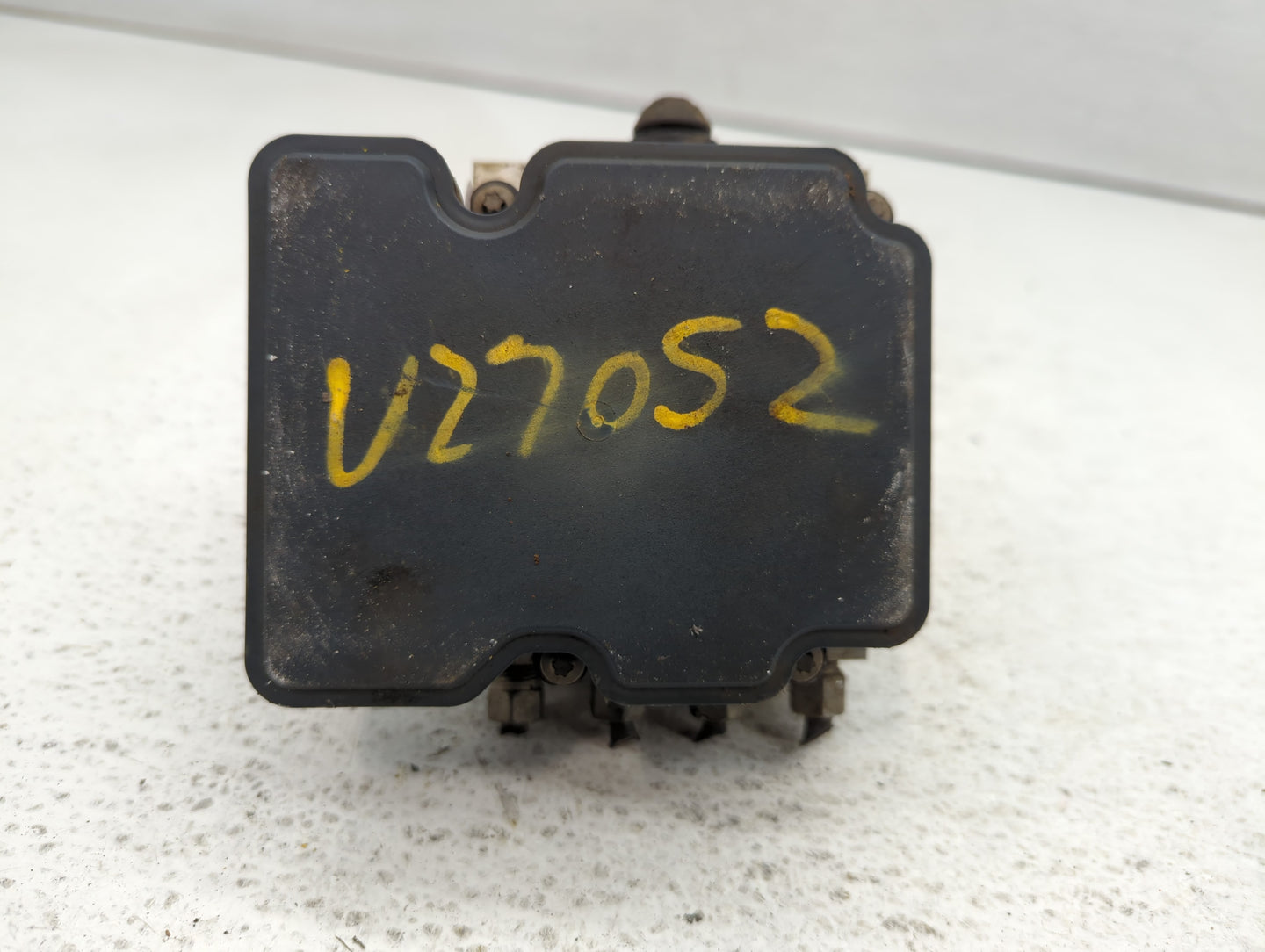 2013 Dodge Caravan ABS Pump Control Module Replacement P/N:68183803AA Fits OEM Used Auto Parts - Oemusedautoparts1.com