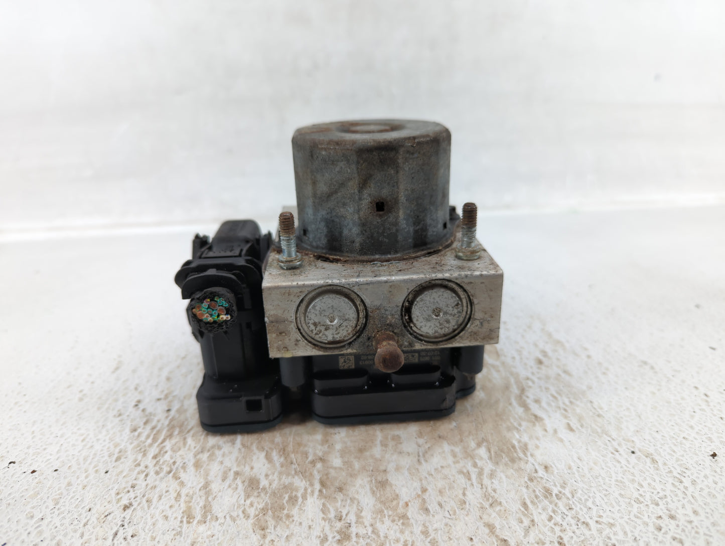 2013 Dodge Caravan ABS Pump Control Module Replacement P/N:68183803AA Fits OEM Used Auto Parts - Oemusedautoparts1.com