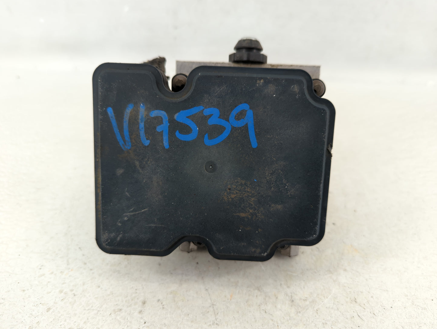 2013 Dodge Caravan ABS Pump Control Module Replacement P/N:P68183803AA Fits OEM Used Auto Parts - Oemusedautoparts1.com