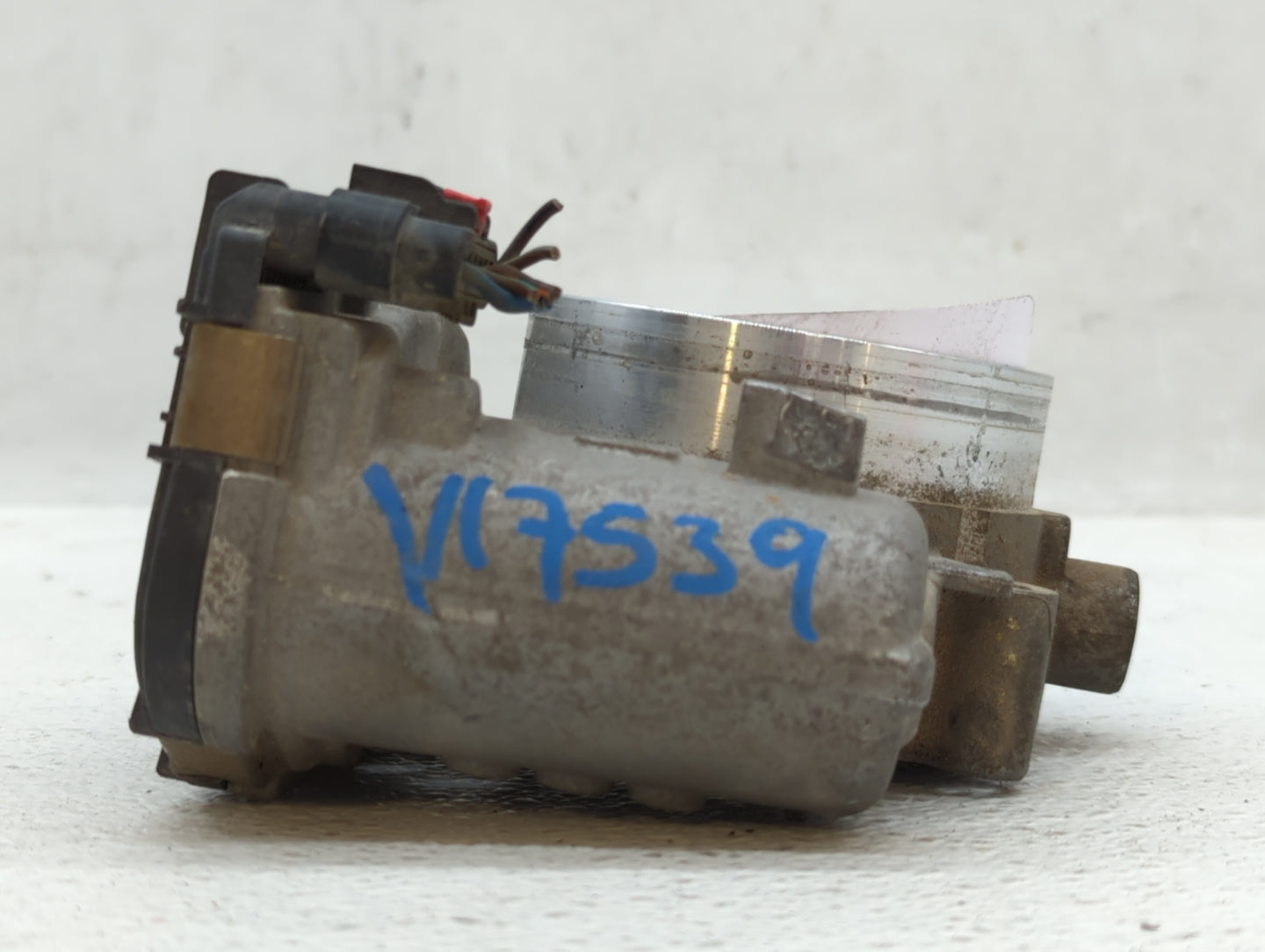 2013 Dodge Caravan Throttle Body P/N:05184349AC Fits Fits 2011 2012 2014 2015 2016 2017 2018 2019 2020 2021 2022 OEM Used Au