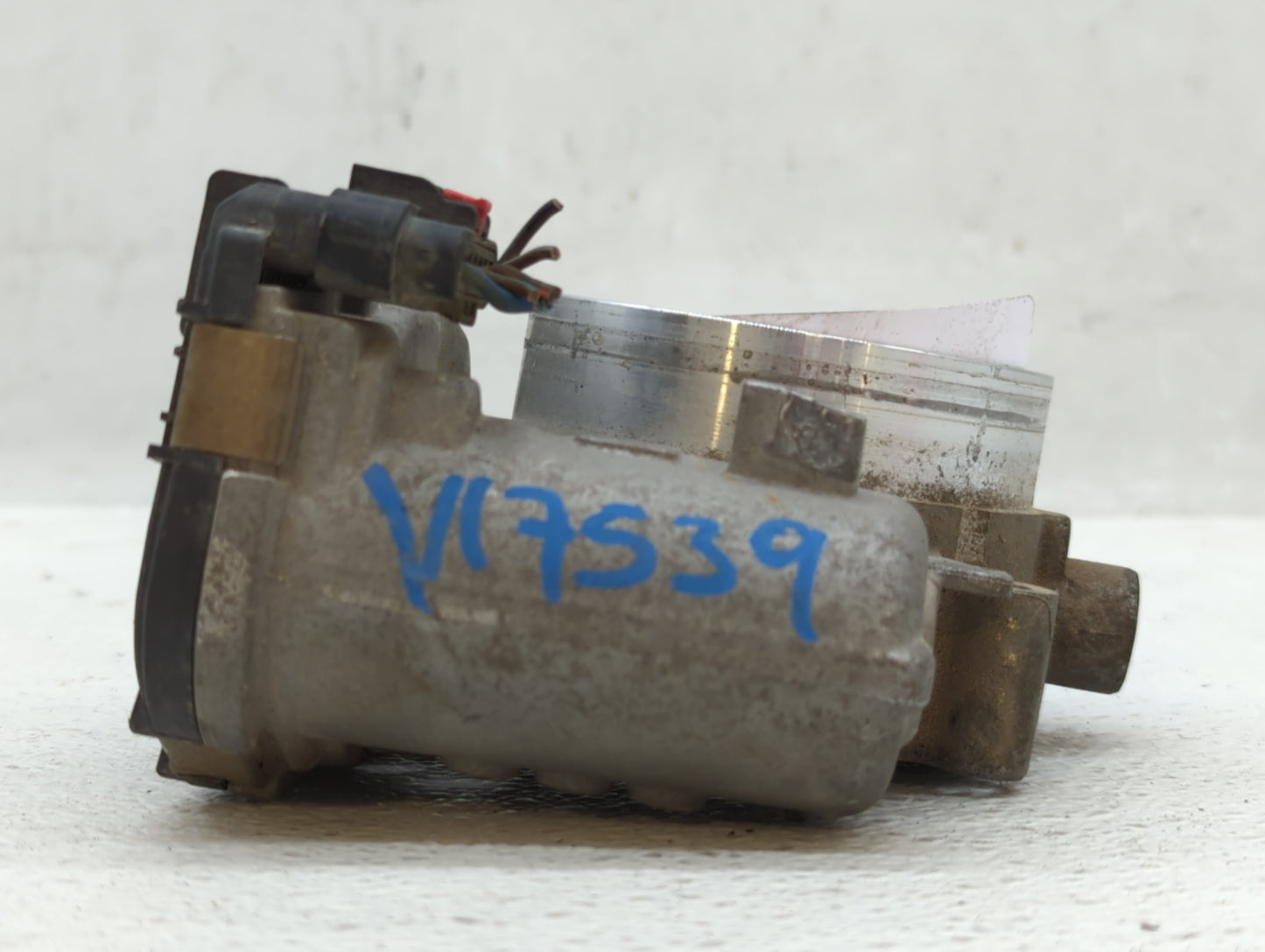 2013 Dodge Caravan Throttle Body P/N:05184349AC Fits Fits 2011 2012 2014 2015 2016 2017 2018 2019 2020 2021 2022 OEM Used Au