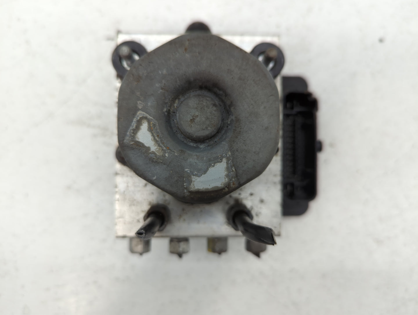 2013 Dodge Caravan ABS Pump Control Module Replacement P/N:P68183803AA Fits OEM Used Auto Parts - Oemusedautoparts1.com