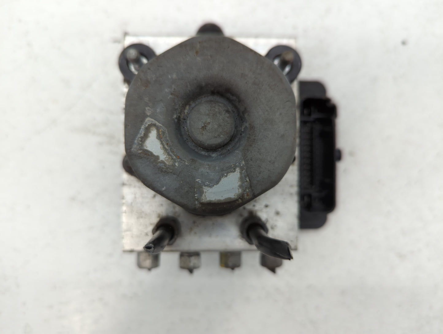 2013 Dodge Caravan ABS Pump Control Module Replacement P/N:P68183803AA Fits OEM Used Auto Parts - Oemusedautoparts1.com