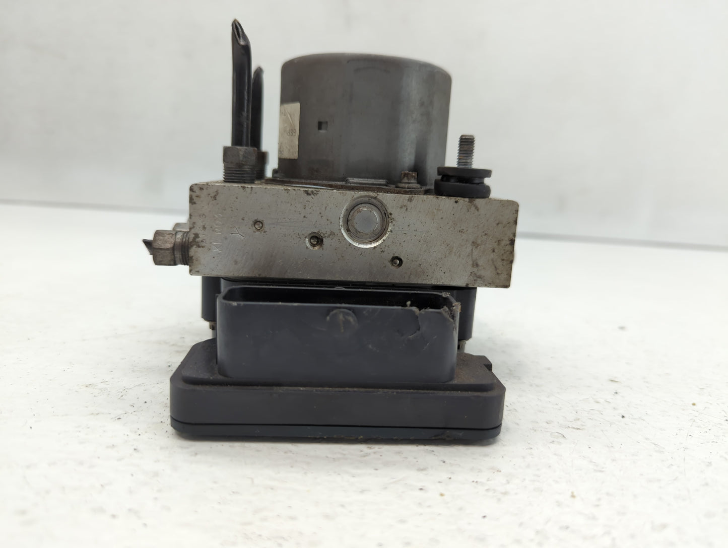 2013 Dodge Caravan ABS Pump Control Module Replacement P/N:P68183803AA Fits OEM Used Auto Parts - Oemusedautoparts1.com