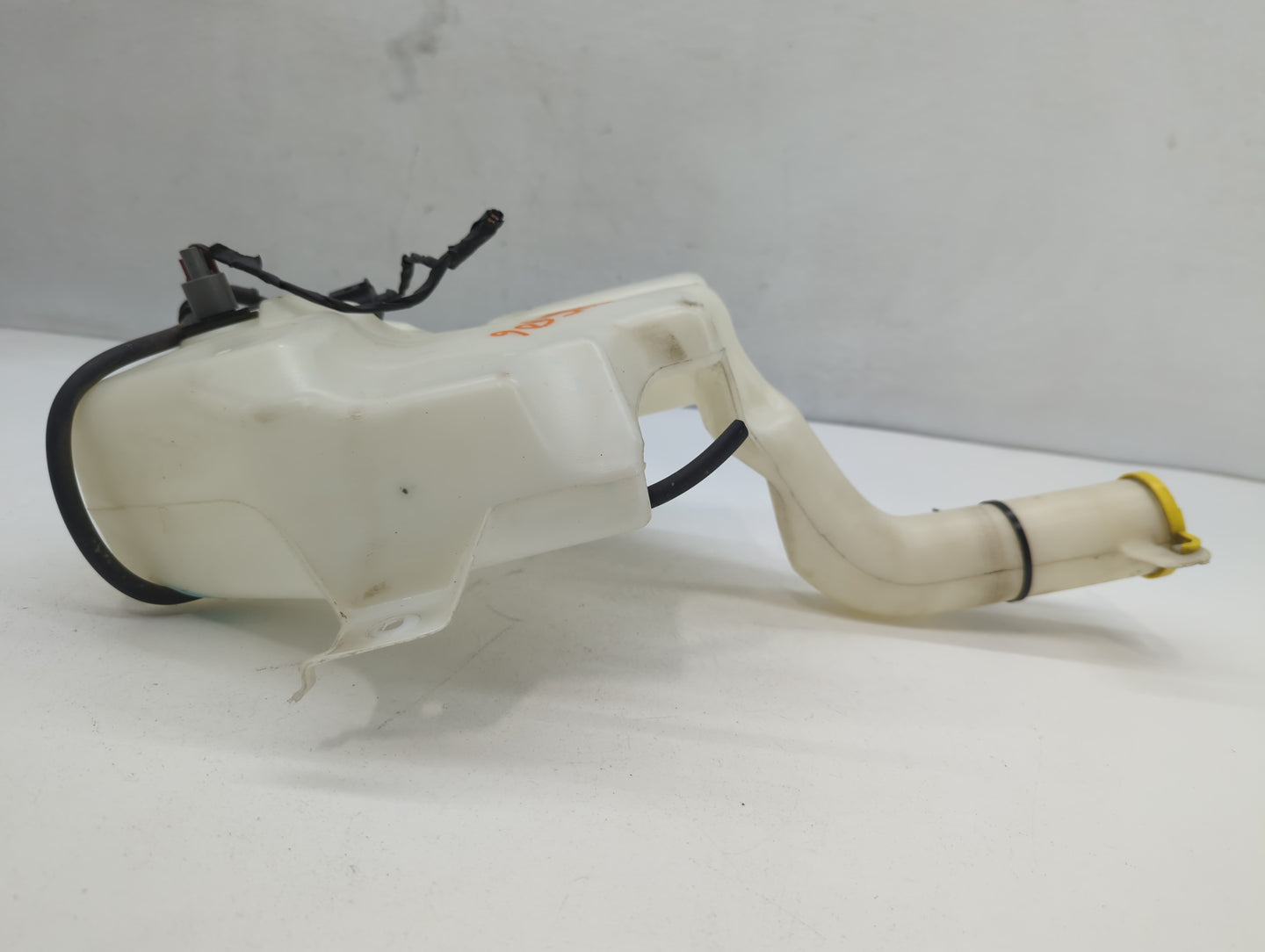 Dodge Caravan Windshield Washer Fluid Reservoir Bottle Oem - Oemusedautoparts1.com