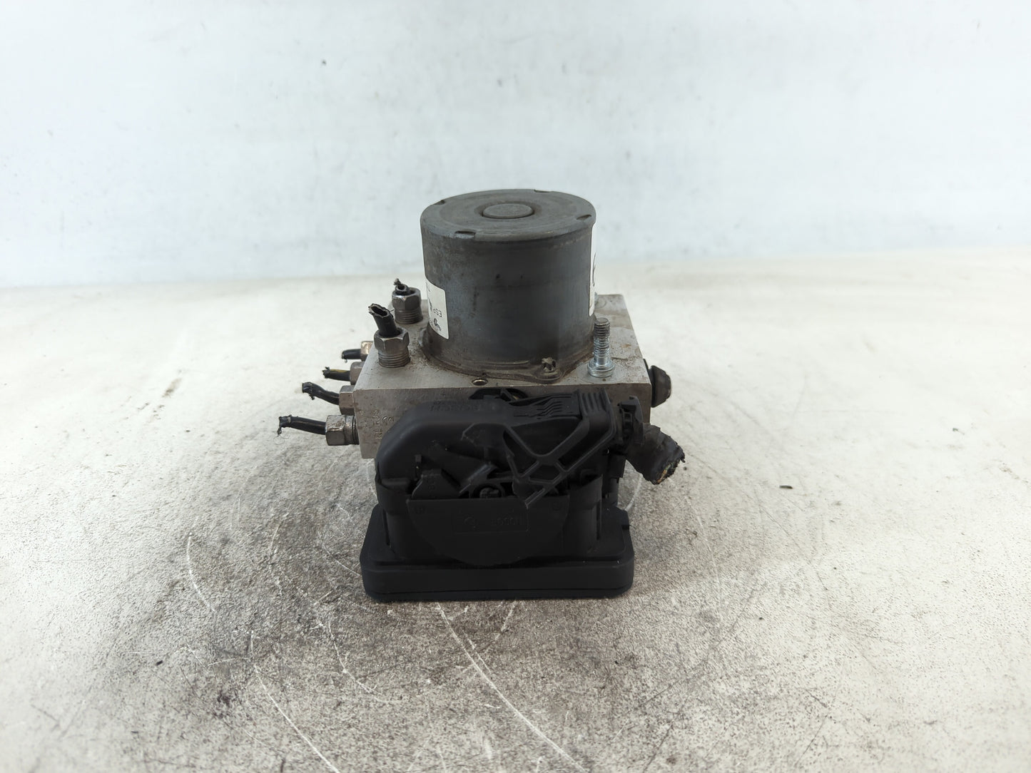 2013 Dodge Caravan ABS Pump Control Module Replacement P/N:P6818380A Fits OEM Used Auto Parts - Oemusedautoparts1.com