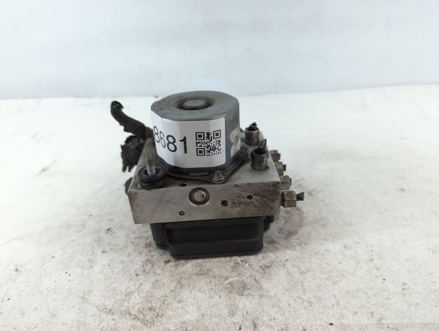 2013 Dodge Caravan ABS Pump Control Module Replacement P/N:P68183803AA Fits OEM Used Auto Parts - Oemusedautoparts1.com