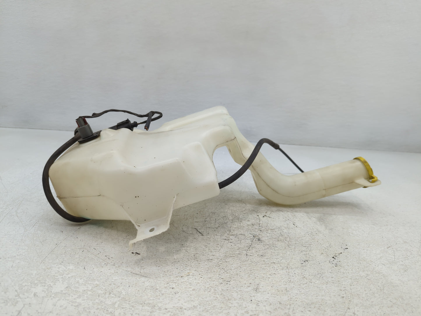 Dodge Caravan Windshield Washer Fluid Reservoir Bottle Oem - Oemusedautoparts1.com
