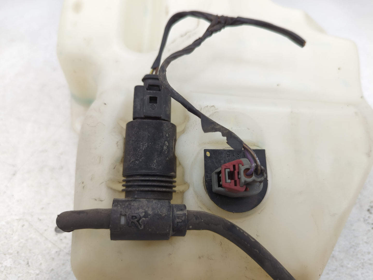 Dodge Caravan Windshield Washer Fluid Reservoir Bottle Oem - Oemusedautoparts1.com