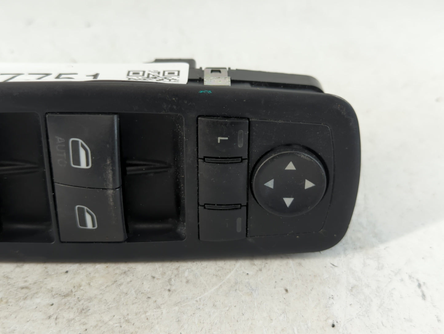 2013 Dodge Caravan Master Power Window Switch Replacement Driver Side Left P/N:68110871AA Fits OEM Used Auto Parts - Oemused
