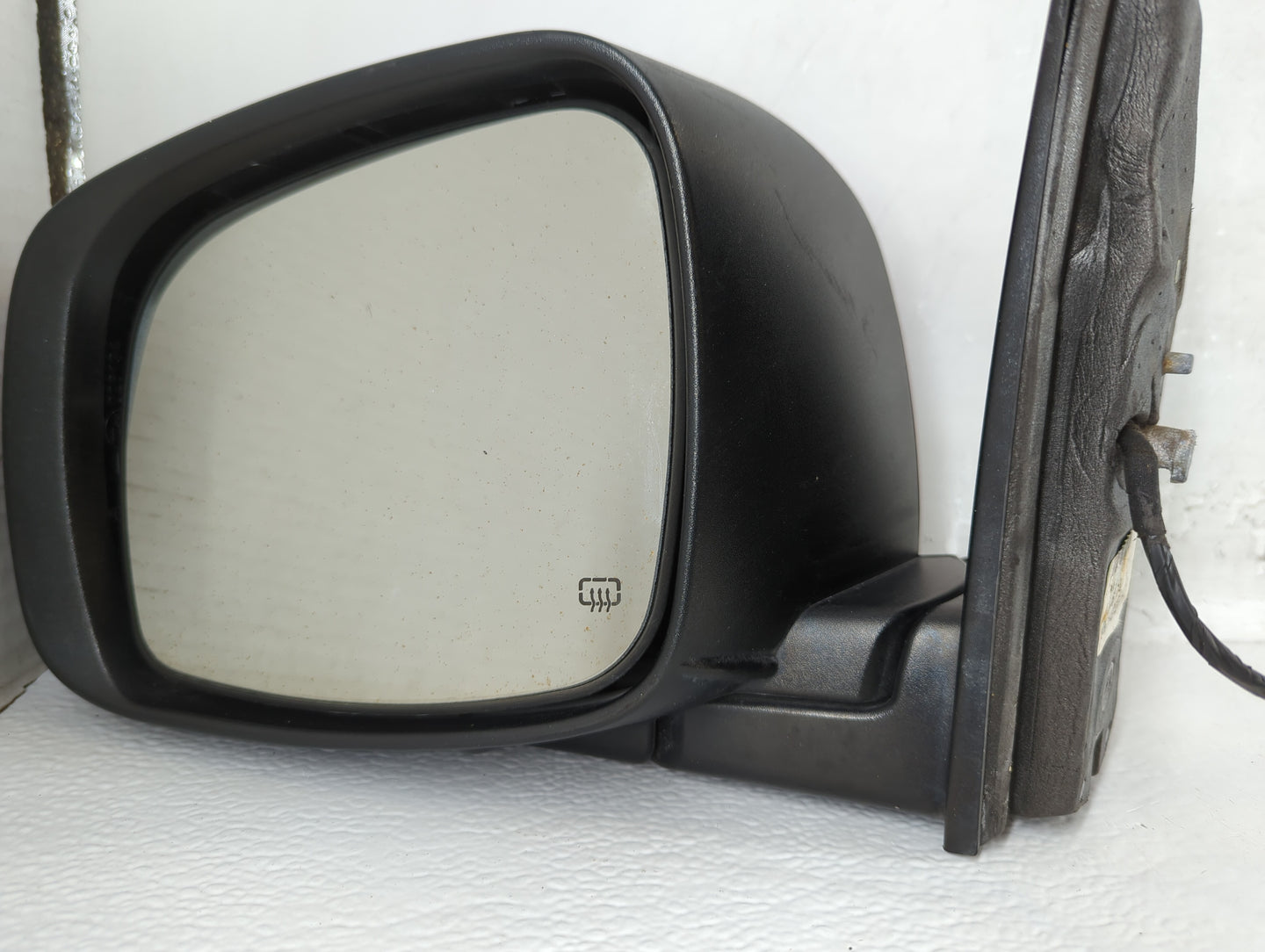 2013 Dodge Caravan Driver Side View Mirror - Left Door Mirror OEM Used - Oemusedautoparts1.com
