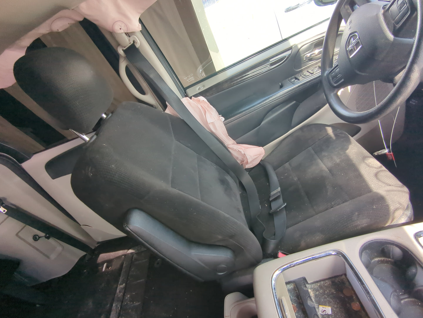 Dodge Caravan Driver Front Seat Oem 830266 - Oemusedautoparts1.com