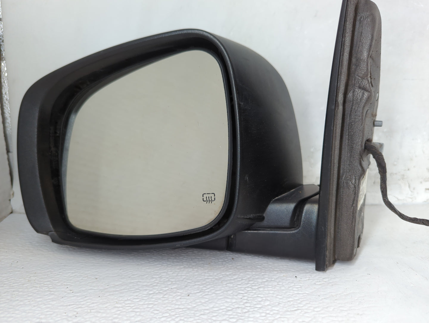 2013 Dodge Caravan Driver Side View Mirror - Left Door Mirror OEM Used - Oemusedautoparts1.com
