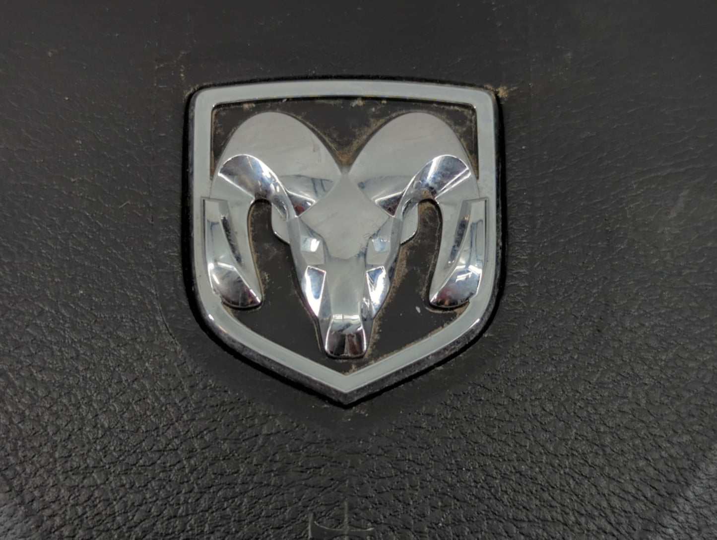 2013 Dodge Caravan Air Bag Driver Left Steering Wheel Mounted P/N:4JE 35D 3F FDR Fits Fits 2012 OEM Used Auto Parts - Oemuse