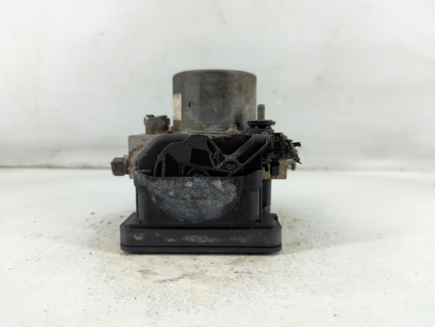 2013 Dodge Caravan ABS Pump Control Module Replacement P/N:P68183803AB Fits OEM Used Auto Parts - Oemusedautoparts1.com