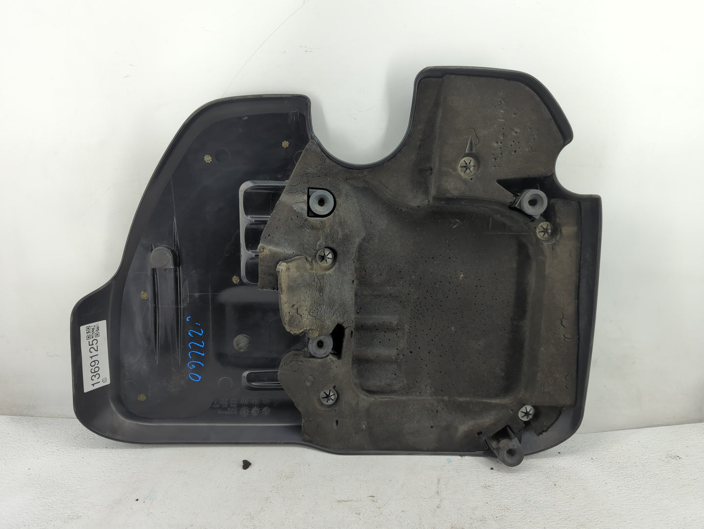 2013 Dodge Challenger Engine Cover - Oemusedautoparts1.com