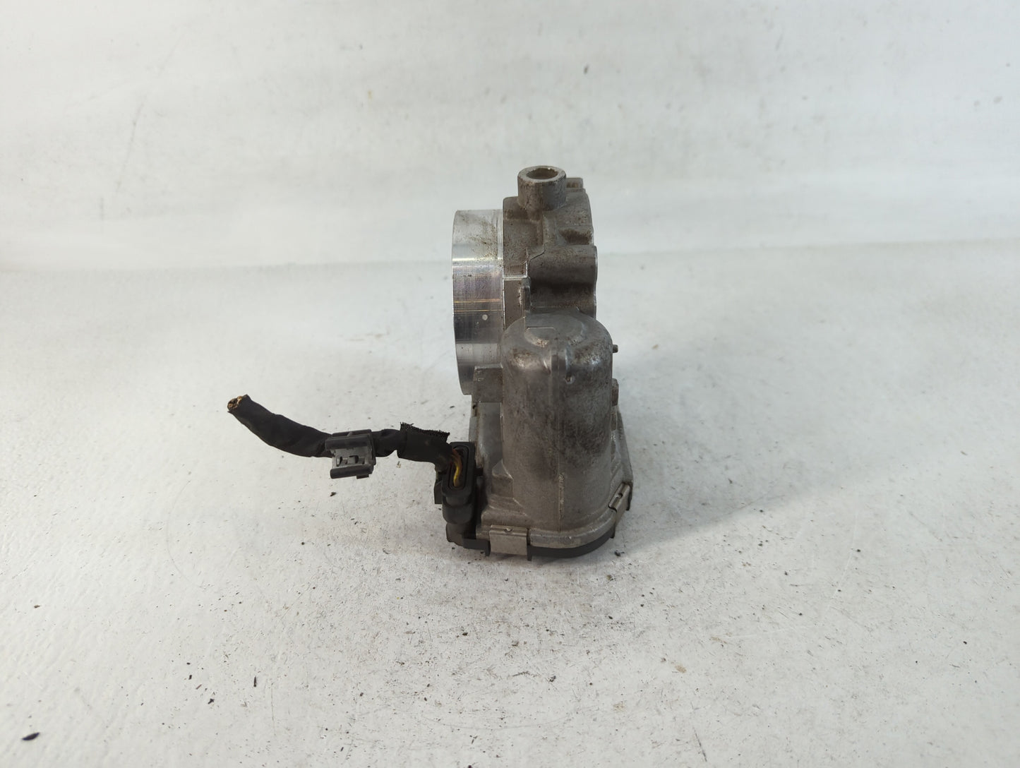 2011-2022 Dodge Challenger Throttle Body P/N:0 280 750 570 05184349AC Fits OEM Used Auto Parts - Oemusedautoparts1.com