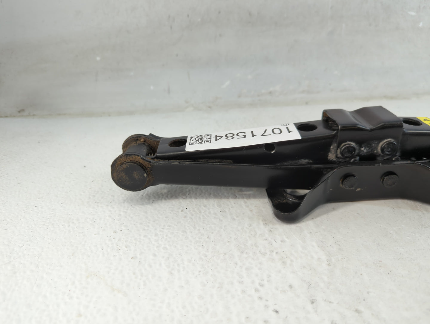 2013 Dodge Charger Spare Scissor Car Jack - Oemusedautoparts1.com