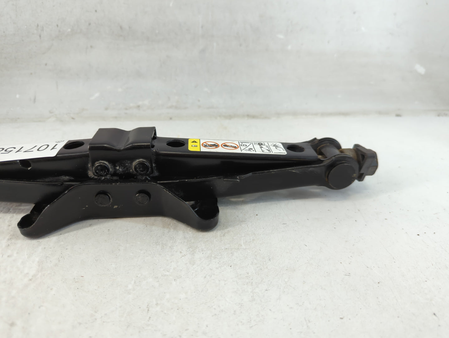 2013 Dodge Charger Spare Scissor Car Jack - Oemusedautoparts1.com