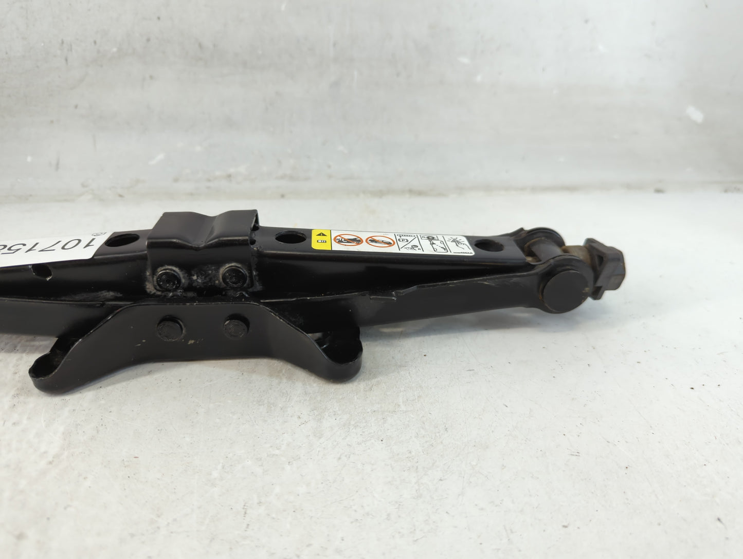 2013 Dodge Charger Spare Scissor Car Jack - Oemusedautoparts1.com