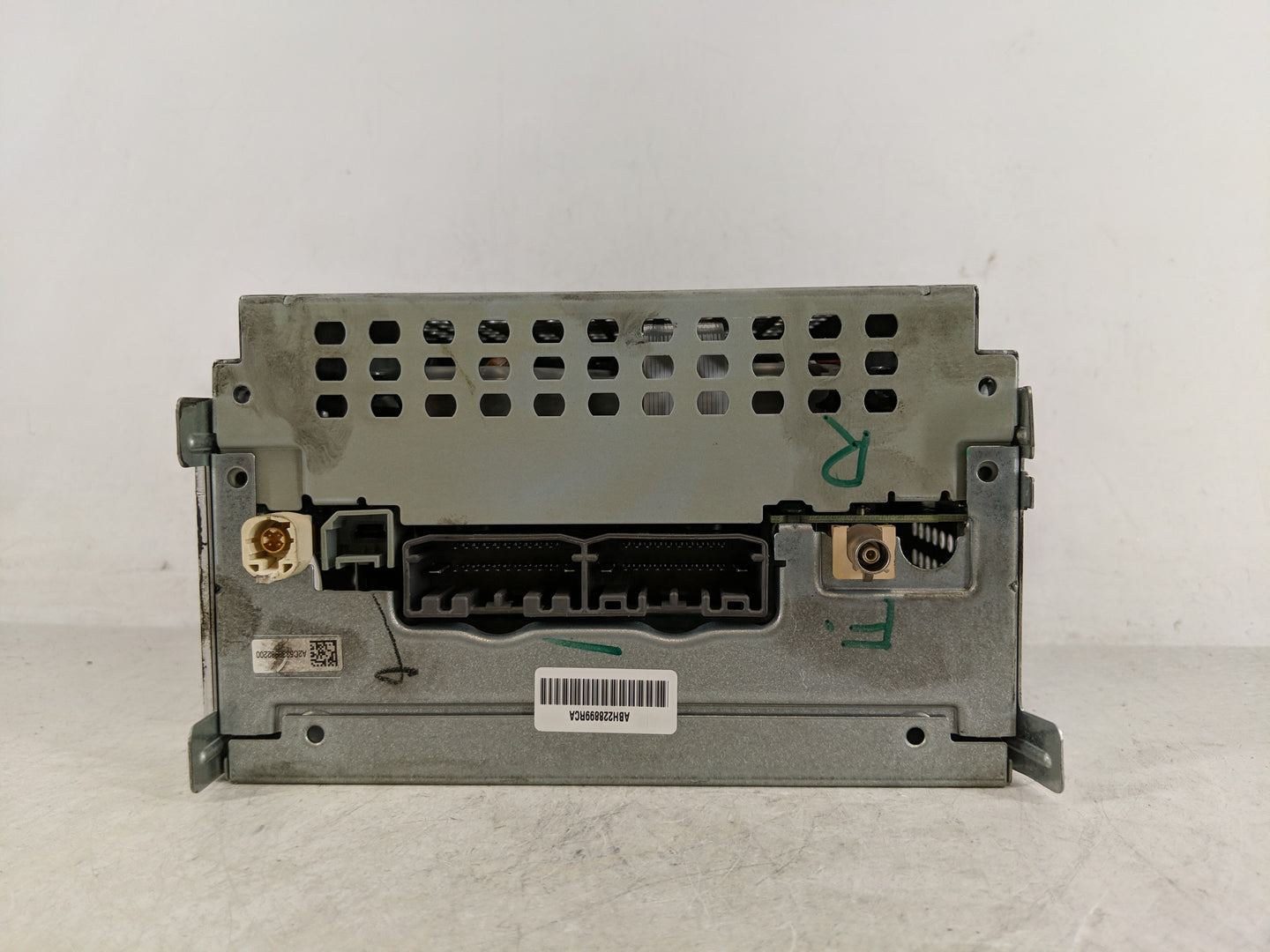 2013-2014 Dodge Charger Radio AM FM Cd Player Receiver Replacement P/N:P05091922AB Fits Fits 2013 2014 OEM Used Auto Parts -