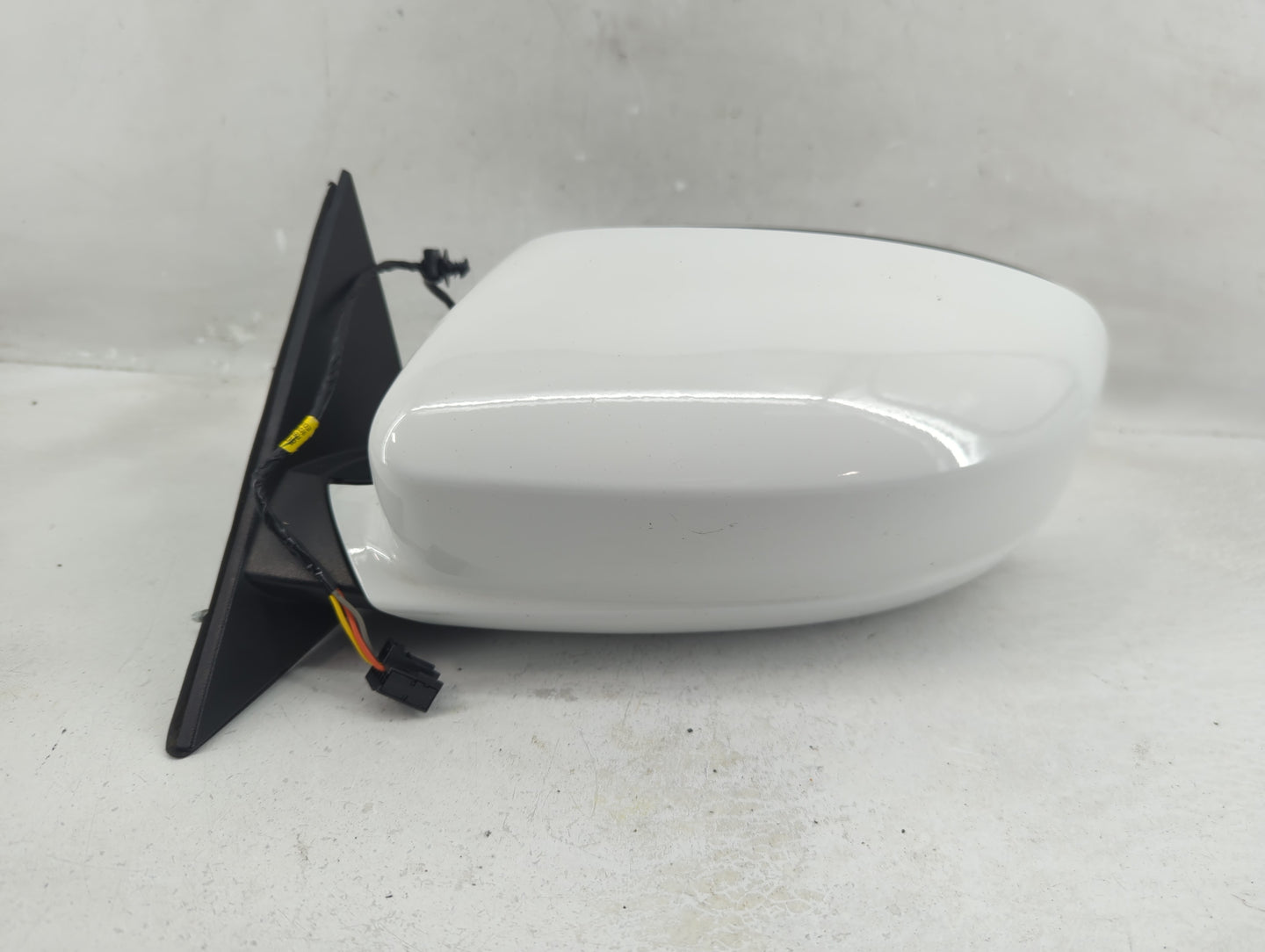 2011-2014 Dodge Charger Driver Side View Mirror - Left Door Mirror OEM Used - Oemusedautoparts1.com