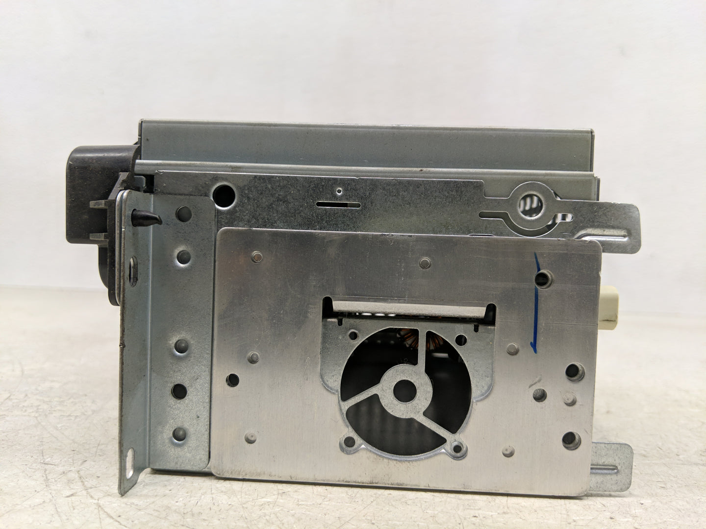 2013-2014 Dodge Charger Radio AM FM Cd Player Receiver Replacement Fits Fits 2013 2014 OEM Used Auto Parts - Oemusedautopart